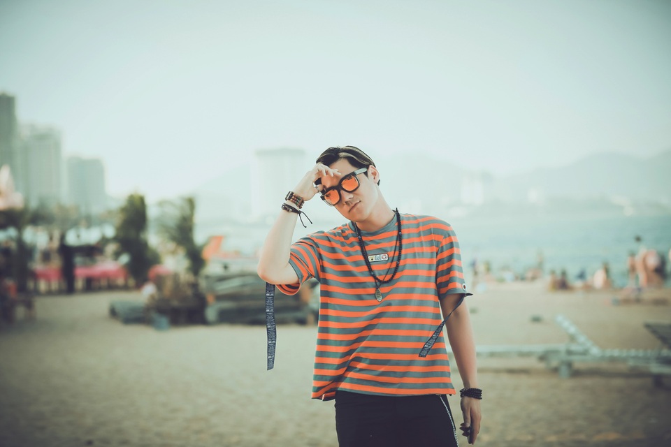 Ca sĩ Khánh Phương: “Việc kết hôn với tôi rất khó khăn!" - 2
Nam ca sĩ Chiếc khăn gió ấm nhìn nhận mình là người khó khăn trong chuyện tình cảm.