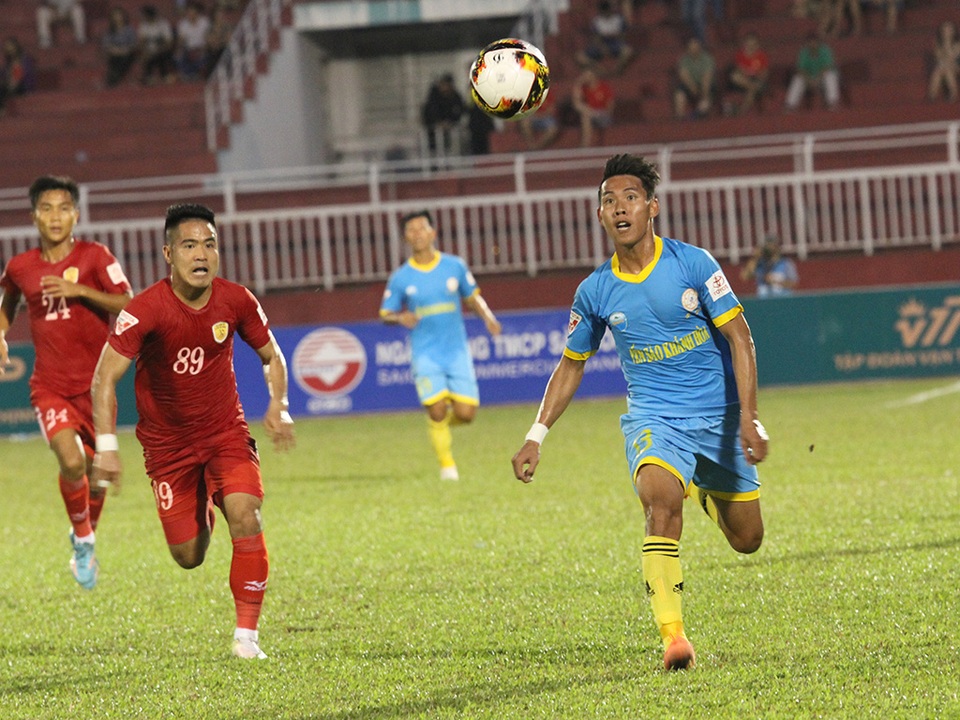 Ngược lại, cũng chỉ cần chưa đến chưa tới 3 năm để các cầu thủ trẻ của Khánh Hoà trưởng thành (ảnh: Trọng Vũ)