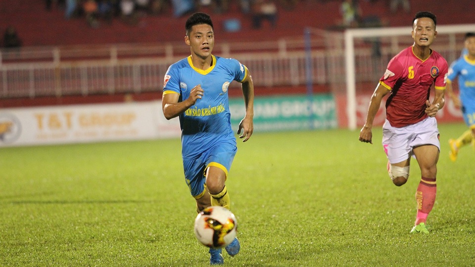 Đánh bại Cần Thơ, Khánh Hoà phả hơi nóng vào cuộc đua vô địch V-League - 1 Lâm Ti Phông ghi bàn, đưa Khánh Hoà bám sát nhóm cạnh tranh ngôi vô địch (ảnh: T.V)