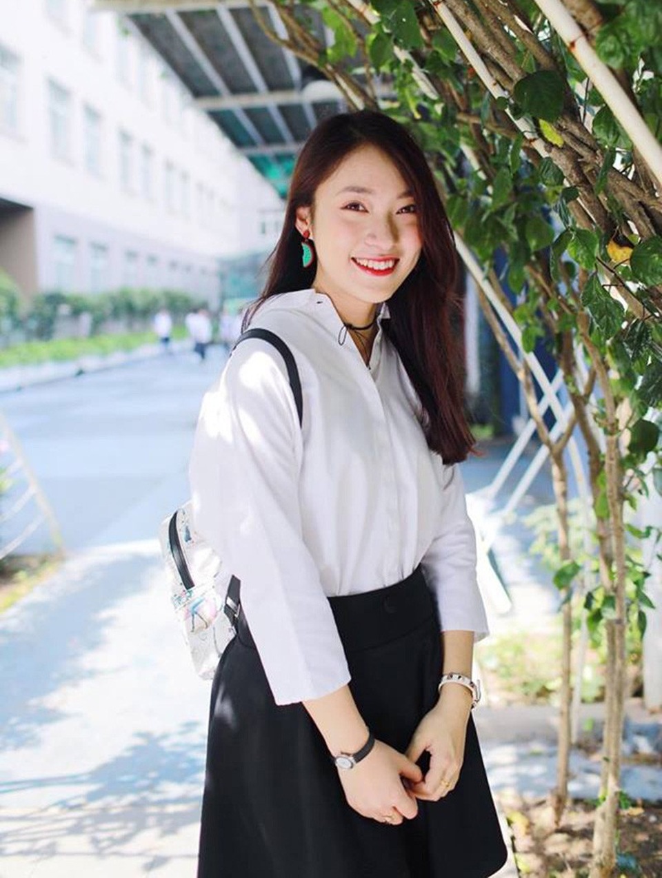 Nữ sinh “bắn 7 thứ tiếng” hát mashup bài của Chi Pu thu hút trăm ngàn lượt xem - 1 Nữ sinh “bắn 7 thứ tiếng” hát mashup bài của Chi Pu thu hút trăm ngàn lượt xem - 1