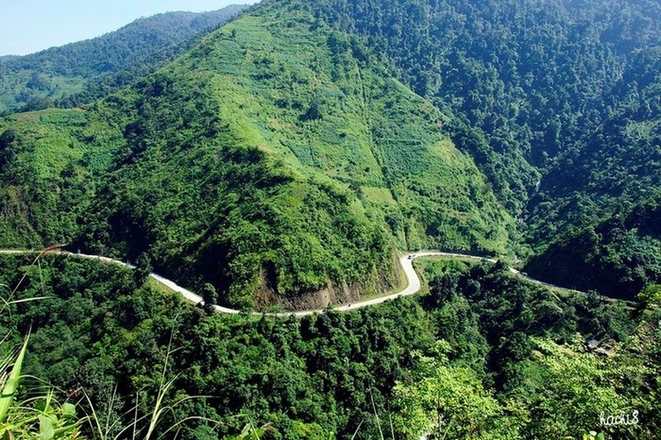 Vẻ đẹp hùng vĩ của thiên nhiên ở đèo Khau Phạ - Yên Bái - Ảnh: Hachi8