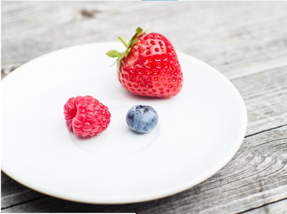 
Khẩu phần nên bớt đi tinh bột và ăn thêm các loại hoa quả để giảm lượng calo và tăng thêm vitamin và khoáng chất cần thiết cho cơ thể.
