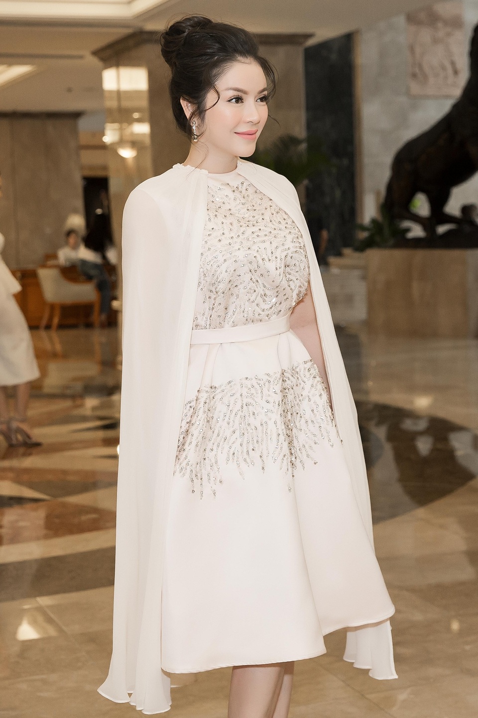 Đức Vĩnh, Lý Nhã Kỳ nổi bật trong sự kiện - 7
Lý Nhã Kỳ đang khá bận rộn với hàng loạt dự án kinh doanh nghệ thuật, trước mắt là kế hoạch quảng bá hình ảnh thời trang, du lịch, điện ảnh Việt Nam ra thế giới tại LHP Cannes 2017