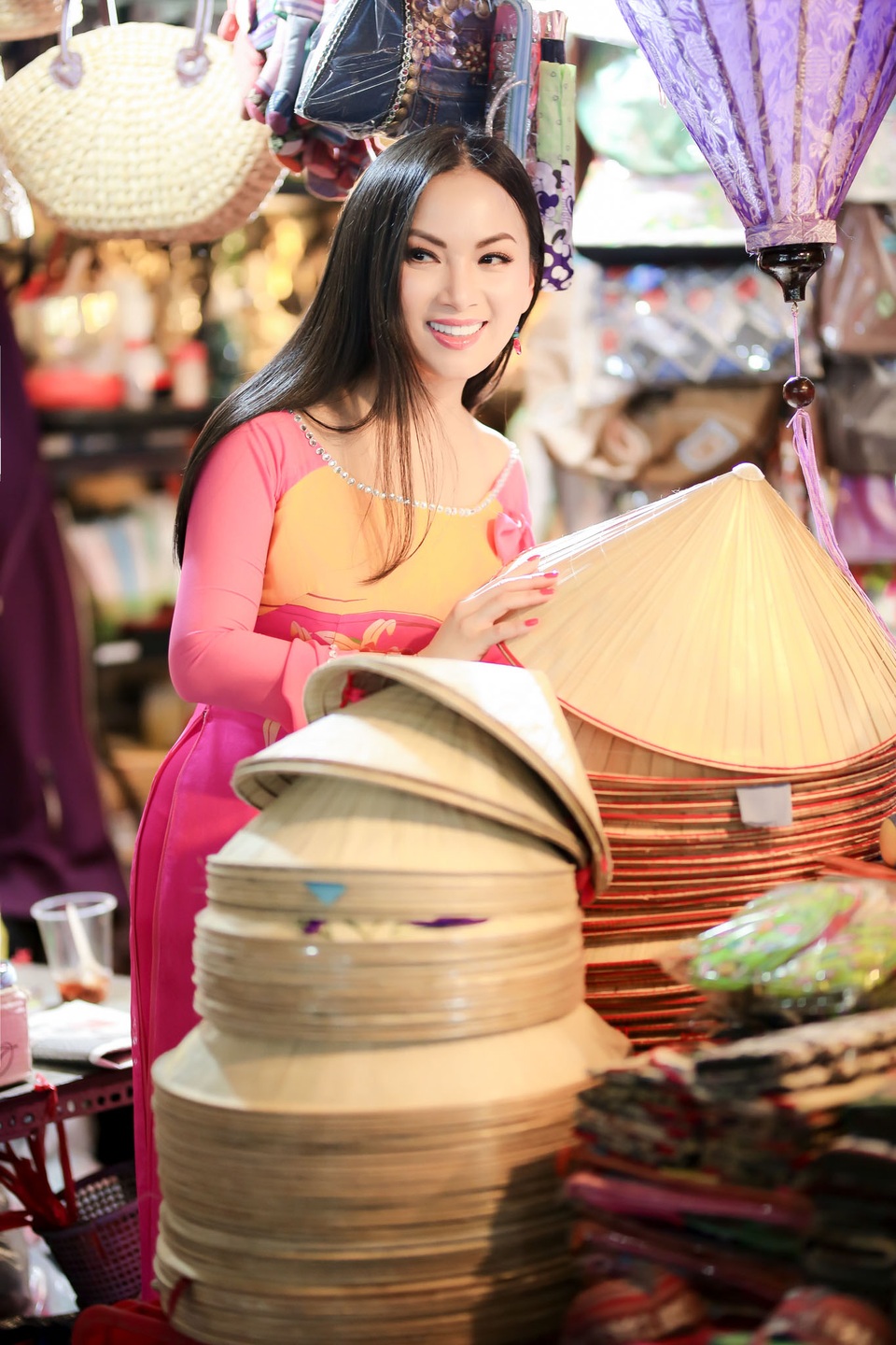 Tuy nhiên, đây là lần hiếm hoi cô trở về Việt Nam một mình để đón Tết cổ truyền cùng gia đình. Lần gần nhất cô đón Tết Việt là vào năm 2013, nhân dịp về dự đám cưới của em gái Minh Tuyết.