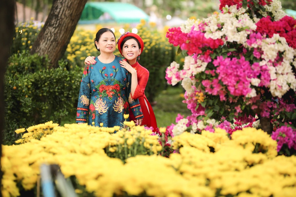 Trước đây, vì các con còn nhỏ, nên Hà Phương chưa thể về Việt Nam thường xuyên để thăm gia đình. Năm nay, các con cô đã lớn và biết chăm sóc bản thân nên cô yên tâm hơn khi trở về quê.