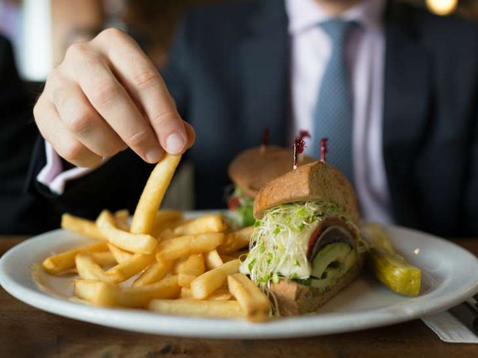 Nguy cơ gì khi ăn khoai tây chiên nhiều? - 1