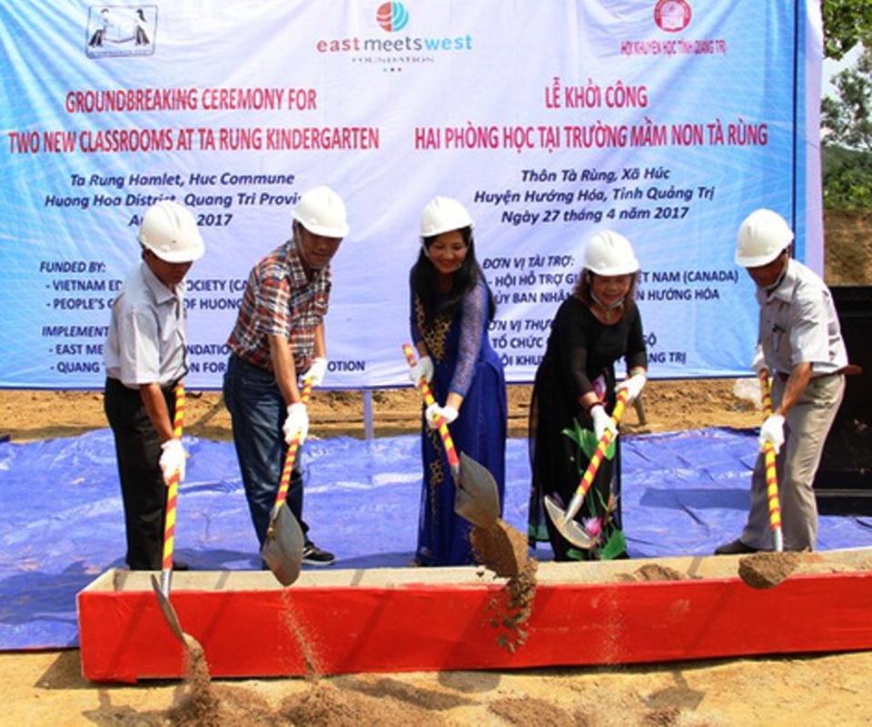 Quảng Trị: 6 tháng đầu năm, Qũy Khuyến học toàn tỉnh huy động được hơn 20 tỷ đồng - 1
Hội Khuyến học tỉnh Quảng Trị phối hợp với nhà tài trợ khởi công xây dựng điểm trường tại xã Húc (huyện Hướng Hóa, tỉnh Quảng Trị).
