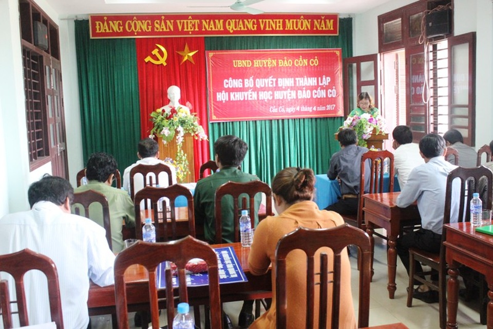 Quảng Trị: Phát triển phong trào khuyến học tại đảo Cồn Cỏ - 1 Bà Nguyễn Thị Hồng Vân, Chủ tịch Hội Khuyến học Quảng Trị khái quát về quá trình xây dựng phong trào khuyến học, khuyến tài trên địa bàn tỉnh