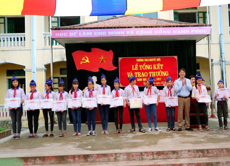 Xã thuần nông Nguyệt Đức giàu truyền thống hiếu học, khuyến tài - 2 Giáo dục Nguyệt Đức cũng là một xã có phong trào mạnh mẽ, luôn nằm trong tốp đầu của huyện Yên Lạc, tỉnh Vĩnh Phúc