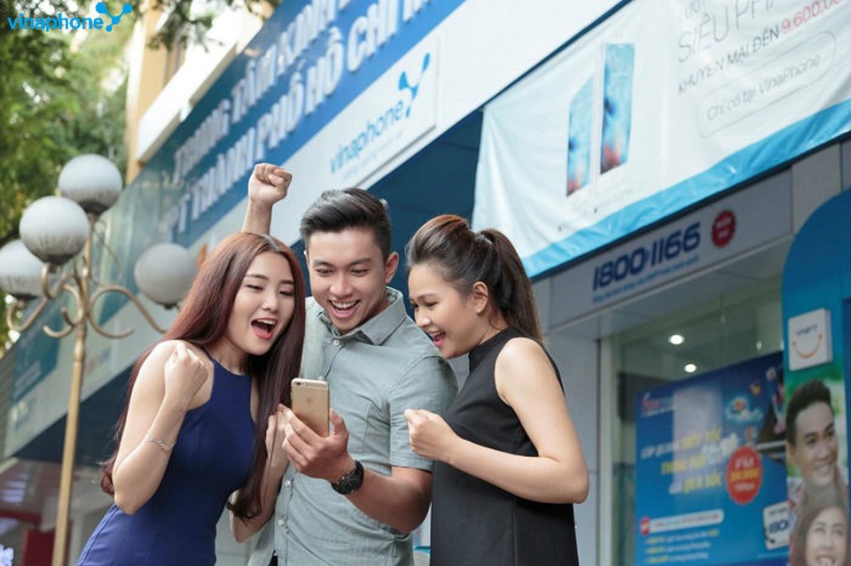 Nhà mạng không được khuyến mãi dịp Tết nếu không đảm bảo chất lượng - 1
Các doanh nghiệp thông tin di động không thực hiện việc khuyến mại nếu không có biện pháp chắc chắn bảo đảm chất lượng dịch vụ trong dịp Tết.