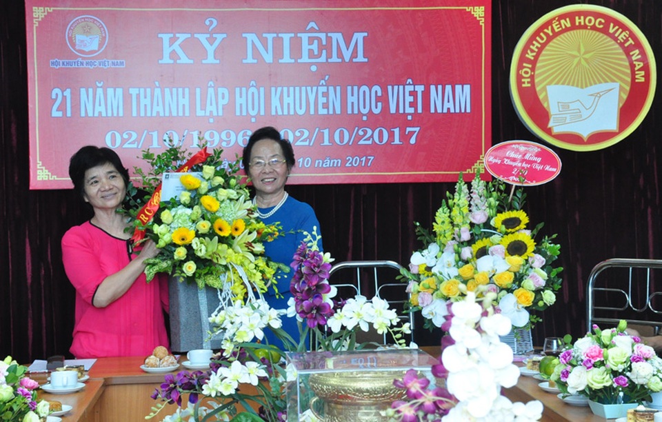 Xây dựng Xã hội học tập nhằm chấn hưng nền giáo dục Việt Nam - 4
Những lãng hoa chúc mừng trong lễ kỷ niệm Ngày khuyến học Việt Nam 2/10.