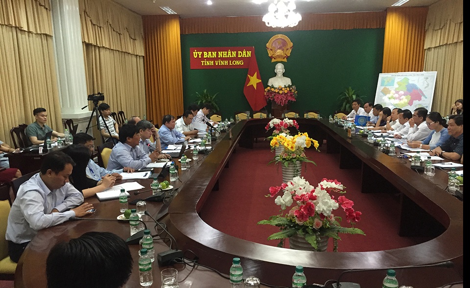Địa phương kiến nghị Bộ GD sớm công bố phần mềm chấm thi - 1
Đoàn kiểm tra công tác chuẩn bị cho kỳ thi THPT quốc gia 2017 tại Vĩnh Long do Thứ trưởng Bộ GD-ĐT Bùi Văn Ga chủ trì