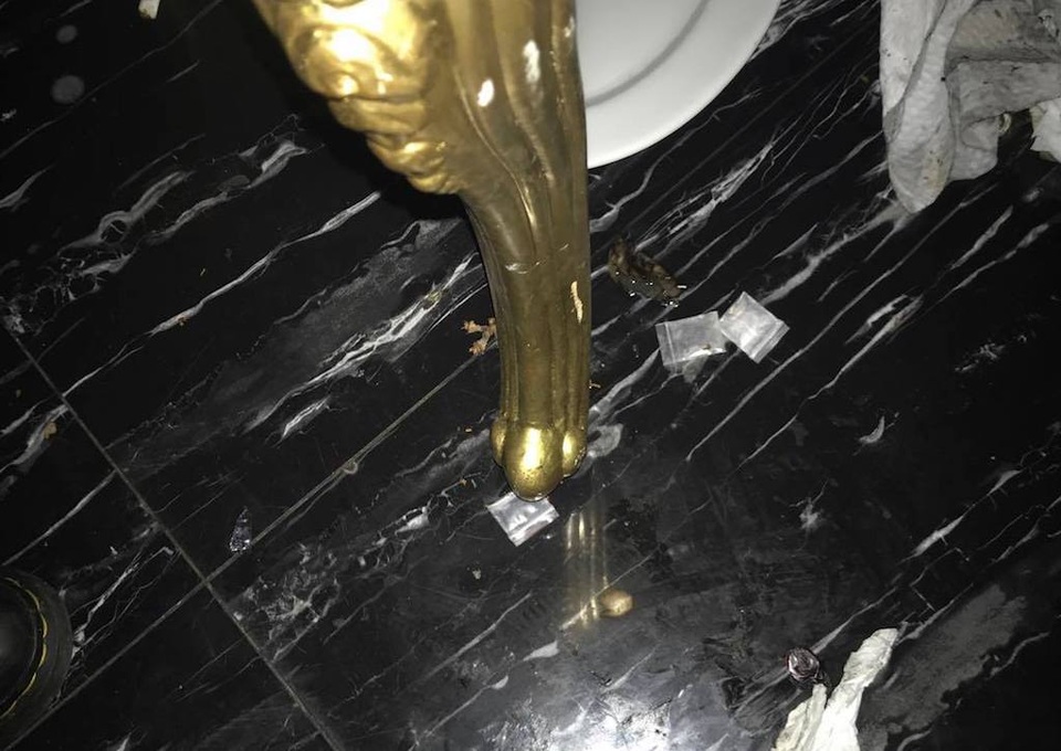 Gần 100 nam nữ thác loạn trong karaoke “chui” ở Sài Gòn - 5