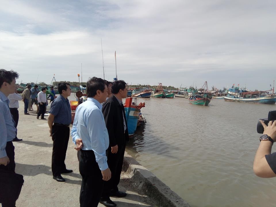 Bão áp sát Côn Đảo, hủy toàn bộ các chuyến bay đi/đến vùng tâm bão - 2 Bão áp sát Côn Đảo, hủy toàn bộ các chuyến bay đi/đến vùng tâm bão - 2