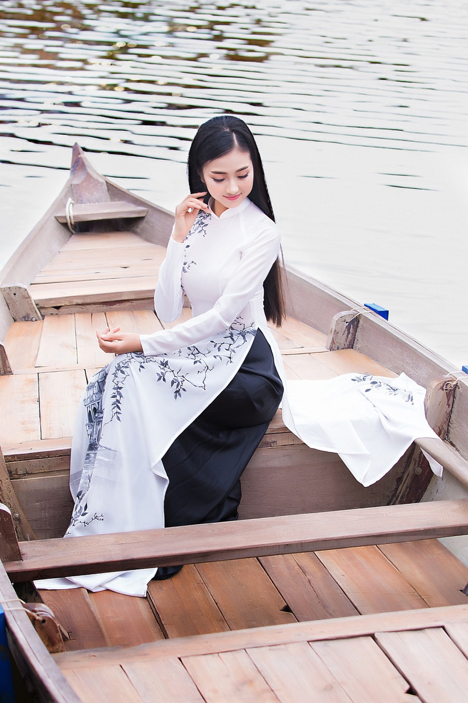 Thiếu nữ Quảng Nam khoe nét duyên dáng trong tà áo dài - 12 Thiếu nữ Quảng Nam khoe nét duyên dáng trong tà áo dài - 12