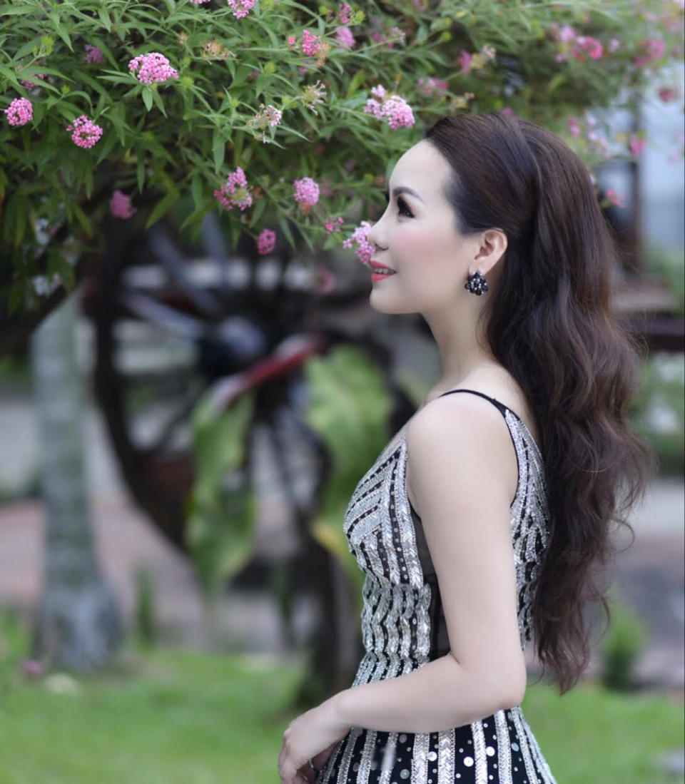 Kim Chi: Phụ nữ 40 tuổi đẹp mặn mà nhất - 3 Kim Chi: Phụ nữ 40 tuổi đẹp mặn mà nhất - 3