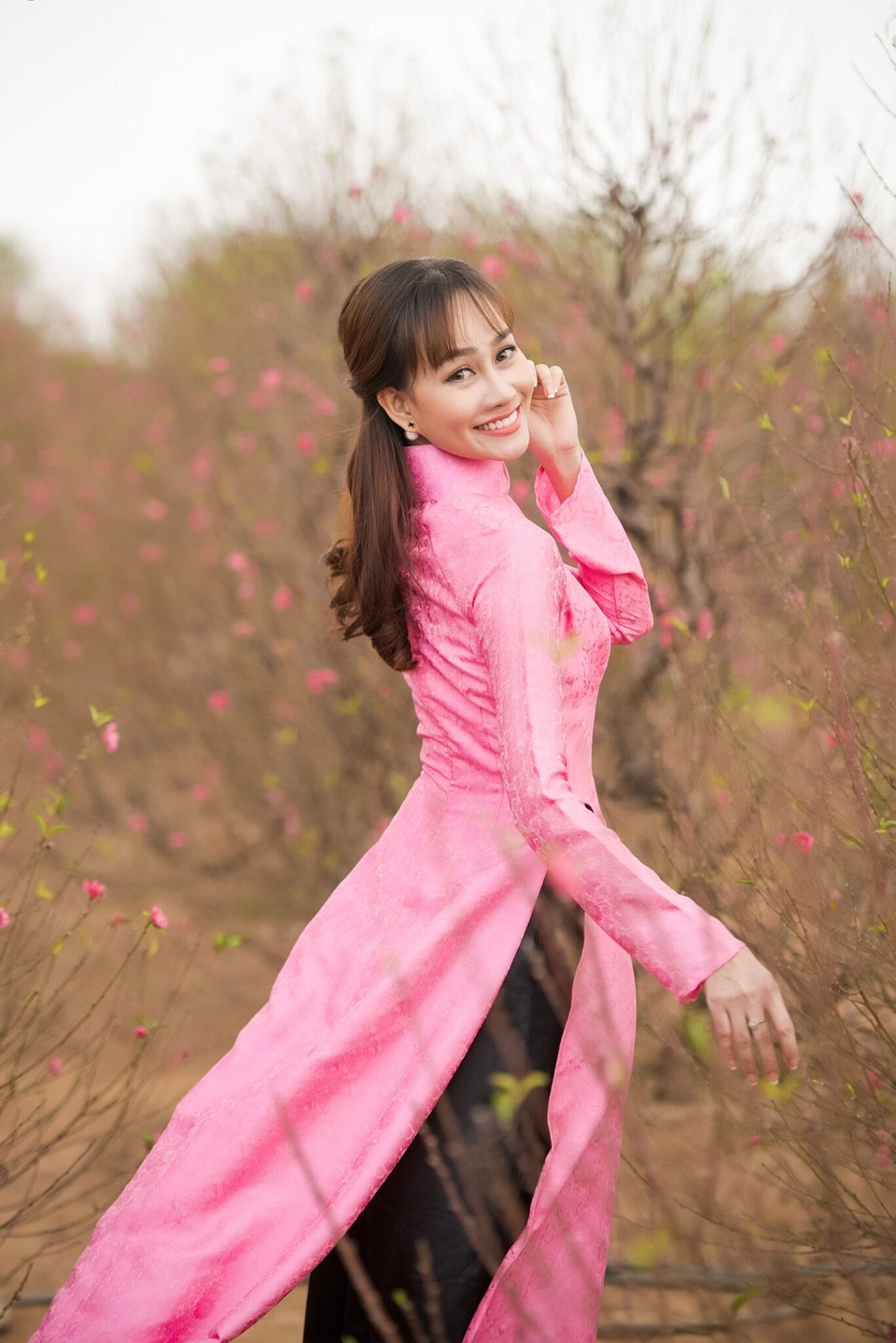 Á hậu Kim Duyên tự tin diện áo dài sau nghi án “dao kéo” vòng 3 - 10 Á hậu Kim Duyên tự tin diện áo dài sau nghi án “dao kéo” vòng 3 - 10