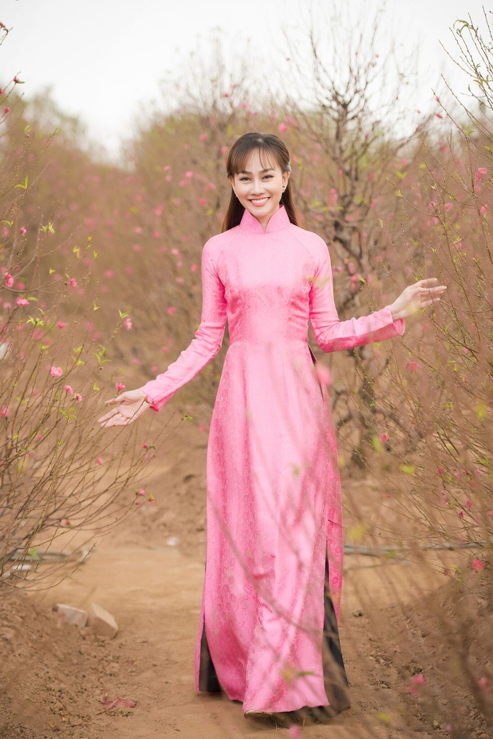 Á hậu Kim Duyên tự tin diện áo dài sau nghi án “dao kéo” vòng 3 - 13 Á hậu Kim Duyên tự tin diện áo dài sau nghi án “dao kéo” vòng 3 - 13