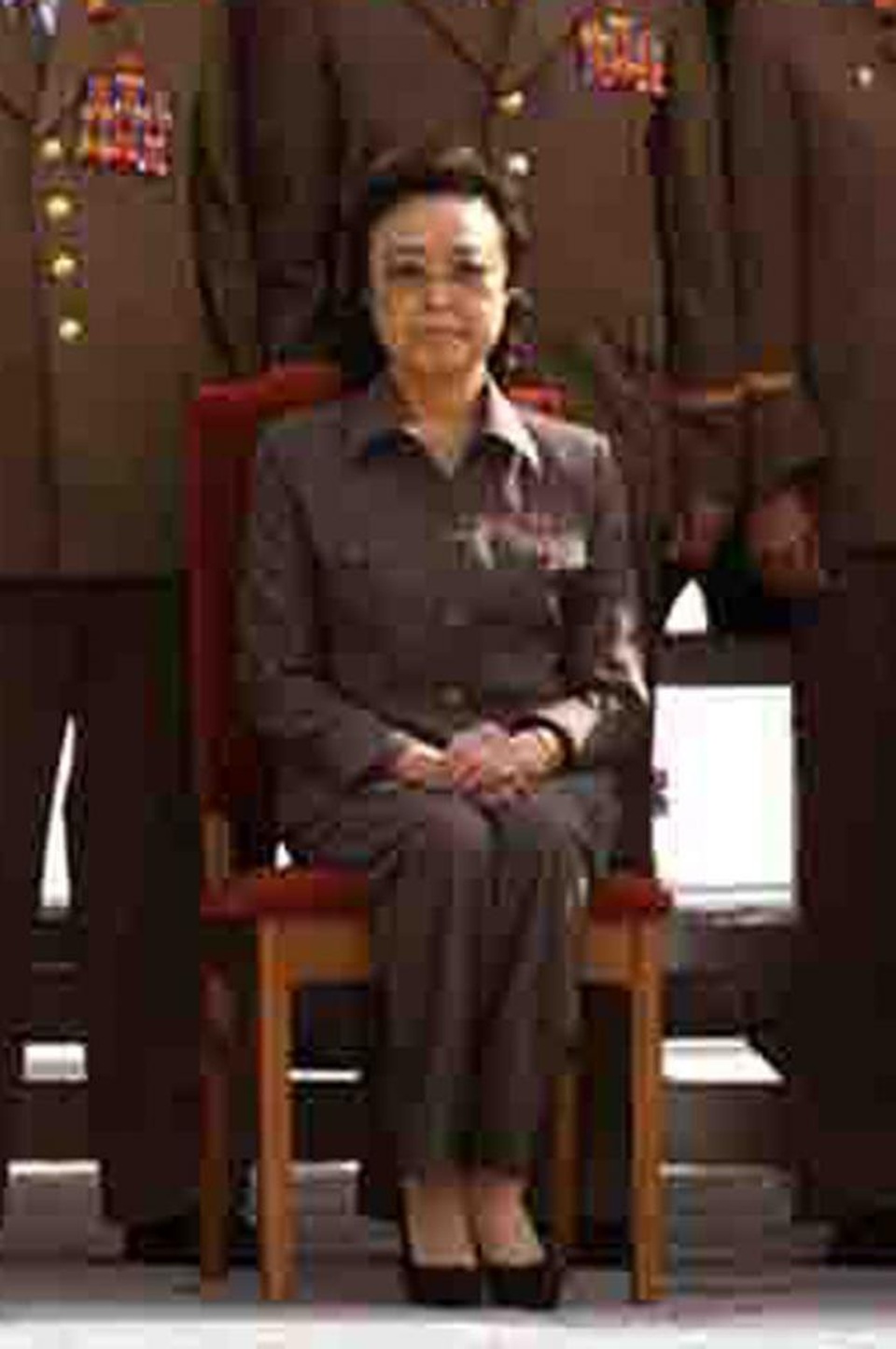 Đại gia đình của nhà lãnh đạo Triều Tiên Kim Jong-un - 4
Bà Kim Kyung-hee là em gái cố Chủ tịch Kim Jong-il. Bà hiện vẫn là một nhân quyền lực tại Triều Tiên dù người chồng đã bị xử tử vì tội phản quốc. (Ảnh: Reuters/KCNA)