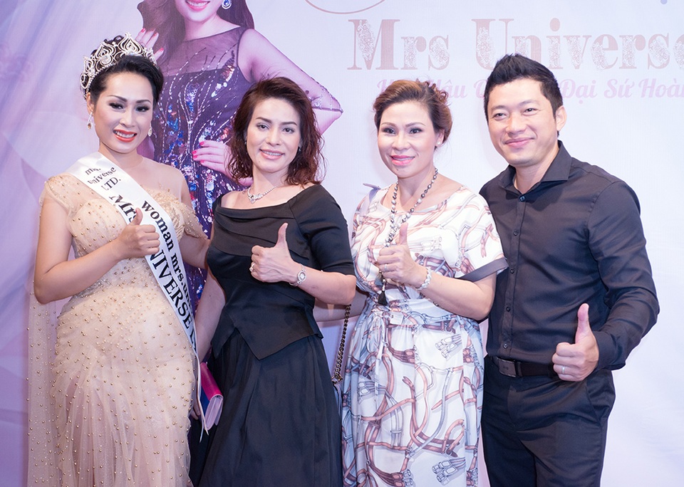 Diễn viên Kinh Quốc: “Tôi cưới vợ chứ không cưới đại gia” - 1 Bà xã Kinh Quốc là bạn thân với Hoa hậu Hạnh Lê, cả hai cùng là nữ doanh nhân thành đạt đang sống tại Vũng Tàu.