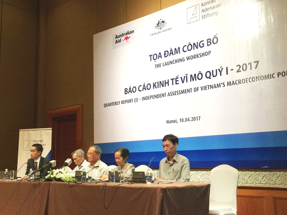 Vốn Trung Quốc vào Việt Nam tăng mạnh: Cách nào ngăn chặn nhập công nghệ lạc hậu? - 1 Các chuyên gia kinh tế tại Hội nghị (ảnh Nguyễn Tuyền)