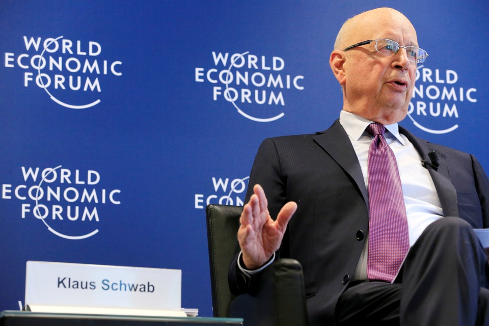 Nhân tố nào sẽ chi phối diễn đàn kinh tế thế giới 2017? - 2 Chủ tịch Điều hành WEF Klaus Schwab tại WEF 2017 (Ảnh: Reuters)