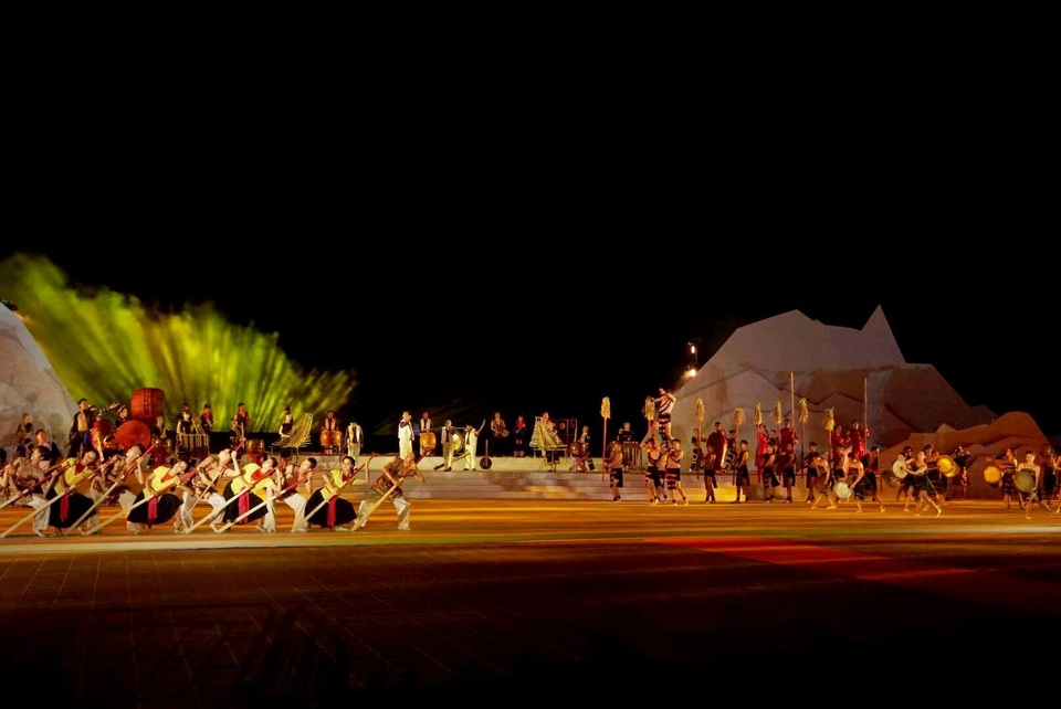 Khai mạc Festival Di sản Quảng Nam lần thứ VI 2017 - 4 Các tiết mục văn nghệ tại lễ khai mạc Festival Di sản Quảng Nam lần thứ VI 2017