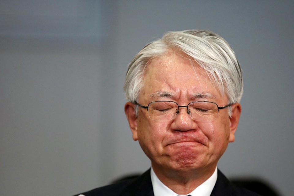 Thương hiệu “Made in Japan” bên bờ vực khủng hoảng? - 6 Hiroya Kawasaki lãnh đạo cấp cao của Kobe Steel trong buổi công bố thông tin bê bối tại tập đoàn này.