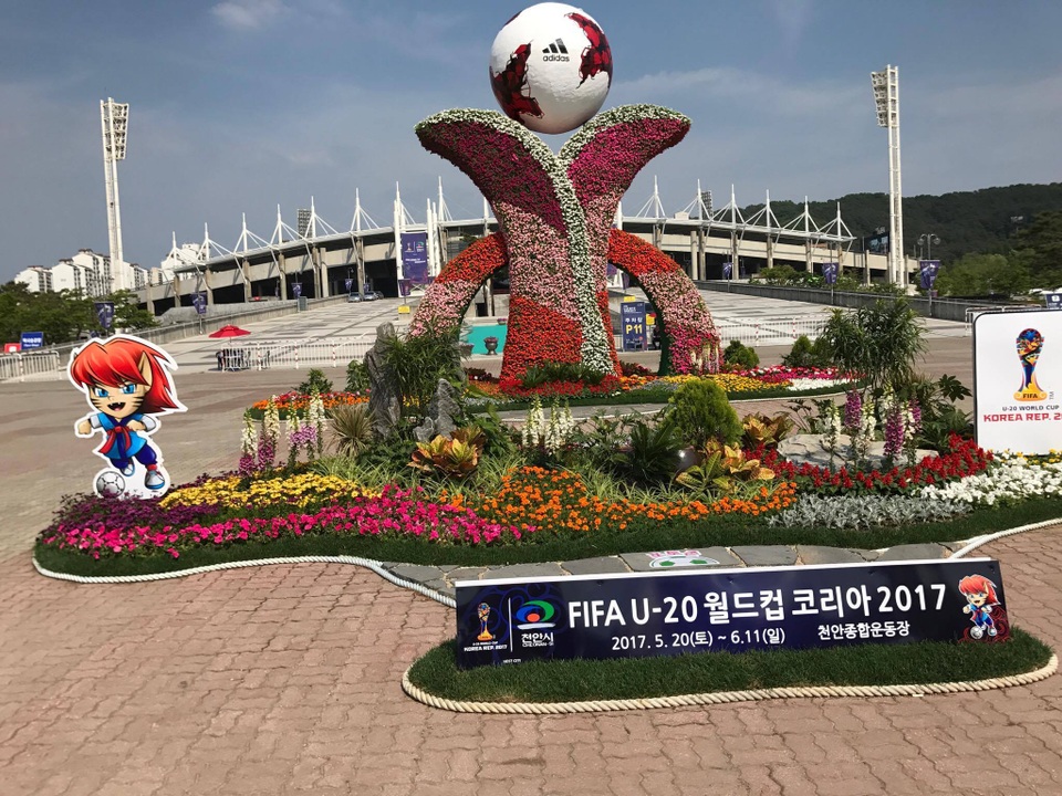 U20 Việt Nam 0-0 U20 New Zealand: Trận hòa xứng đáng - 10
Quang cảnh sân Cheonan Sports trước khi trận đấu diễn ra