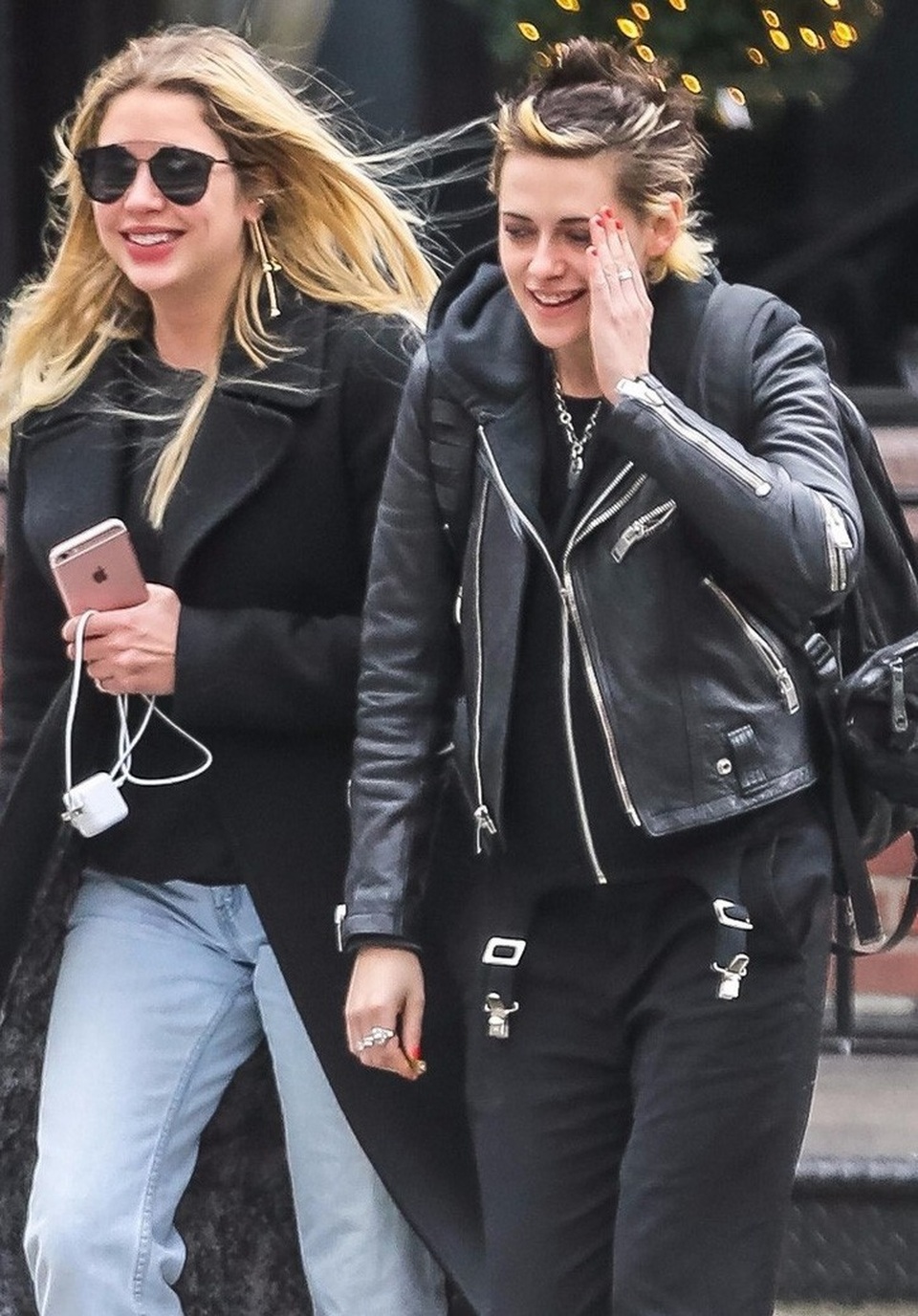 
Kristen đang hạnh phúc bên bạn gái Stella Maxwell, 27 tuổi.
