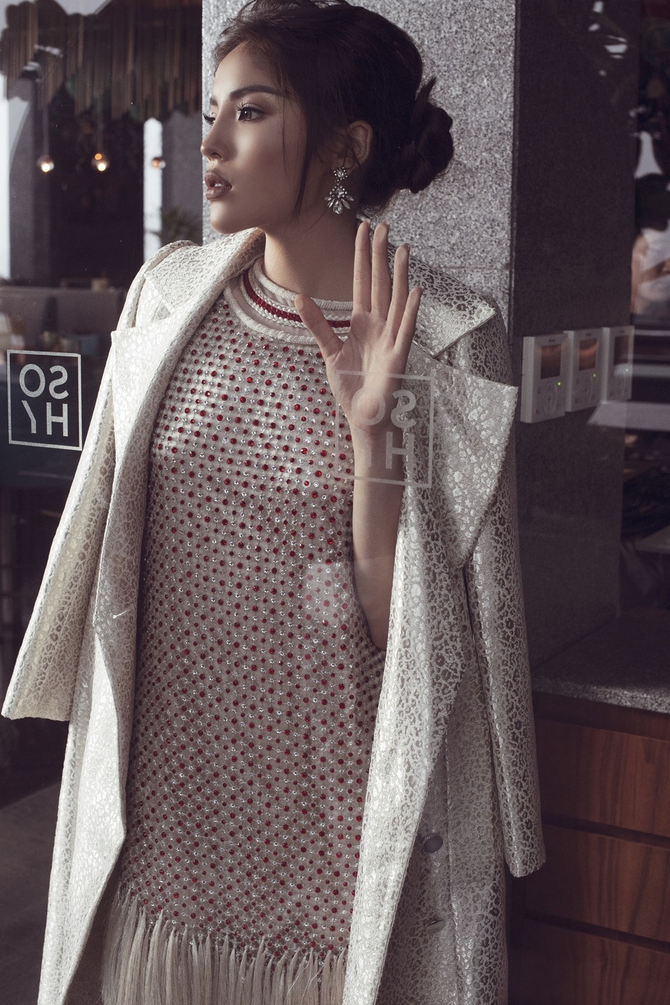 Bên cạnh việc tham gia nghệ thuật, Hoa hậu Việt Nam 2014 vẫn tiếp tục theo đuổi học tập ở trường Đại học Ngoại Thương.