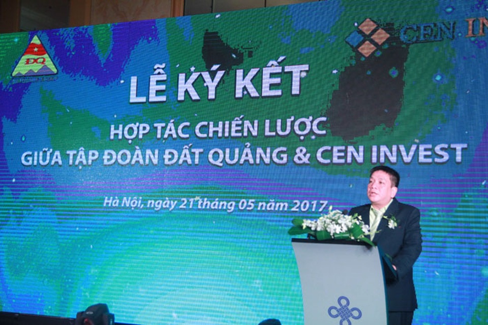 CenInvest và Tập đoàn Đất Quảng ký kết hợp tác chiến lược - 1 Ông Trần Văn Cương - Phó Tổng giám đốc Tập đoàn Đất Quảng chia sẻ: Hợp tác chiến lược giữa Tập đoàn Đất Quảng và CenInvest ngày hôm nay, sẽ chính thức mở ra mối quan hệ hợp tác lâu dài của hai công ty trong việc phát triển các dự án tại khu vực miền Trung do Tập đoàn Đất Quảng làm chủ đầu tư.
