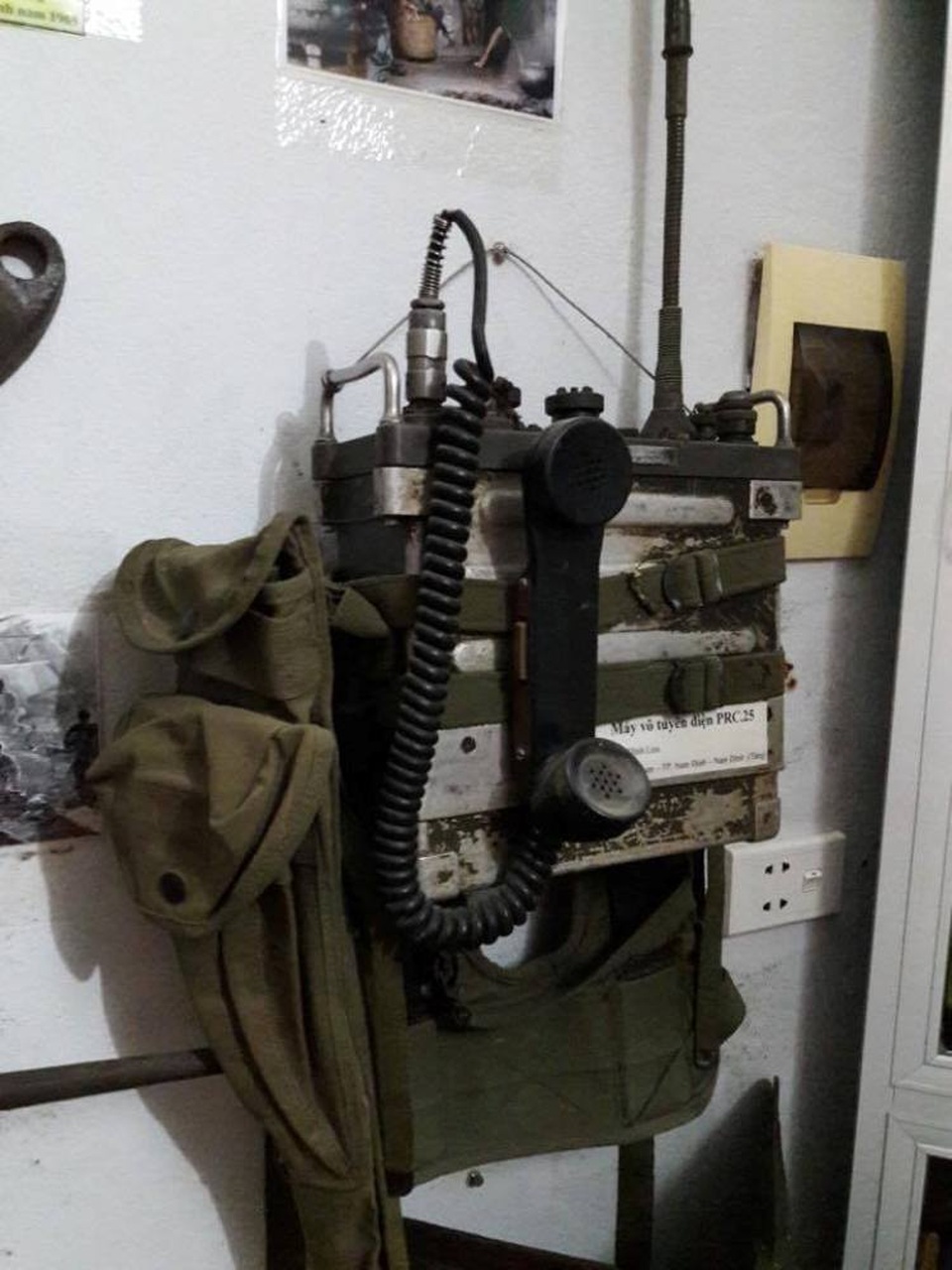 Mỗi món kỷ vật đều được anh rất trân trọng.