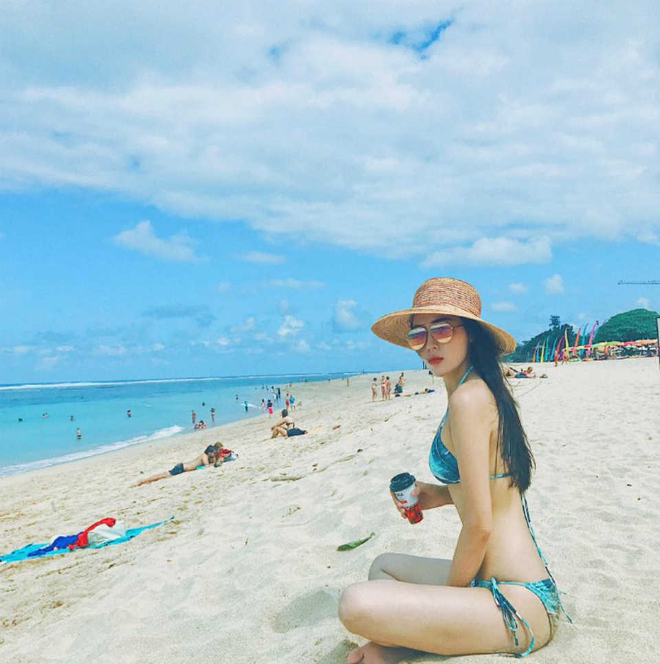Bảo Thanh khoe thân hình thon gọn, Việt Anh lạ lẫm với ảnh cổ trang - 7 Hoa hậu Kỳ Duyên khoe ảnh xinh đẹp, gợi cảm với bikini khi đi du lịch trên biển ở Bali