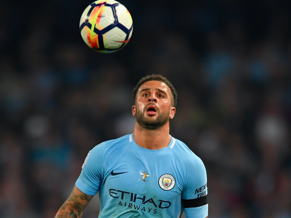Trước khi chiêu mộ Benjamin Mendy, Man City đã “tân trang” cánh đối diện với bản hợp đồng Kyle Walker với giá 45,9 triệu bảng.