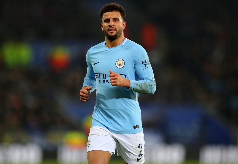 Vào mùa Hè 2017, Man City đã chi 54 triệu bảng để chiêu mộ Kyle Walker. Tuy nhiên, đây là bản hợp đồng chất đến từ xu. Khả năng công thủ toàn diện của Kyle Walker đã giúp anh trở thành nhân tố cực kỳ quan trọng trong đội hình của HLV Pep Guardiola. Anh là một trong chìa khóa giúp Man City trở thành cỗ máy bất khả chiến bại.