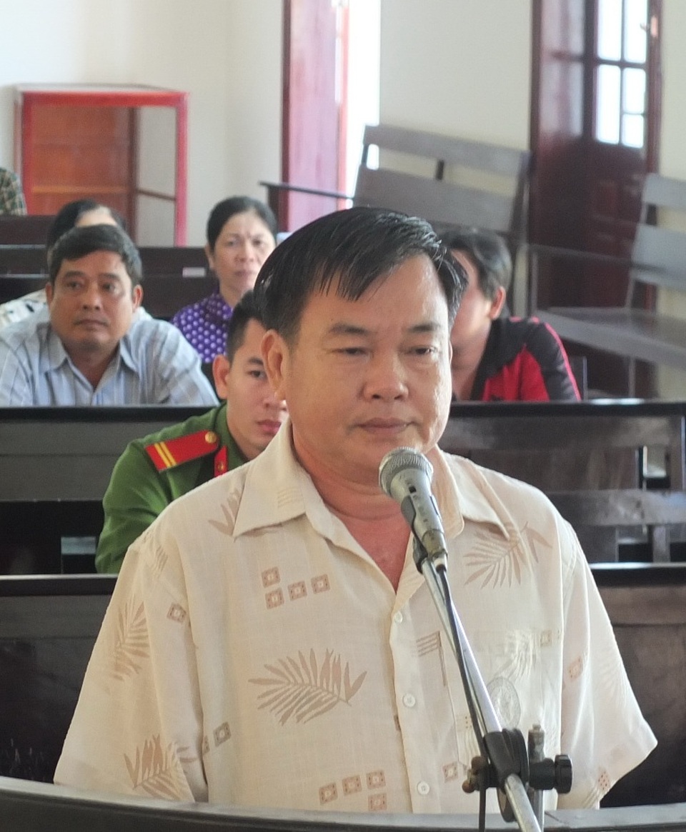 Bán 85 tấn gạo của ông chủ… lấy tiền sang Campuchia đánh bạc - 1 Đối tượng Lê Văn Sáu tại phiên tòa hôm 18/9