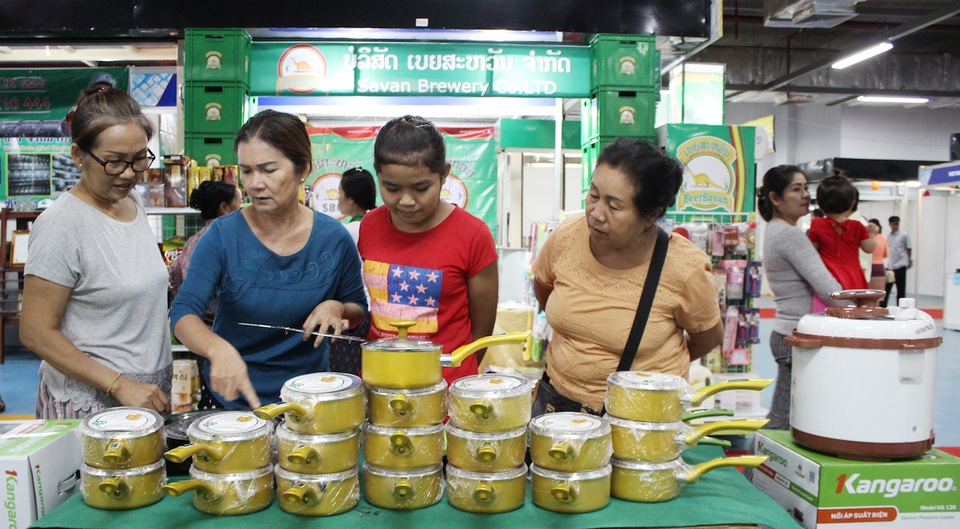 Hàng Việt "áp đảo" tại thị trường Lào - 6