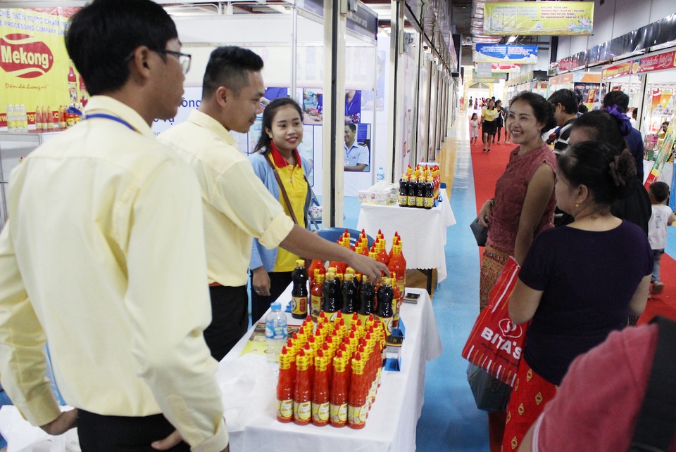 Hàng Việt "áp đảo" tại thị trường Lào - 4