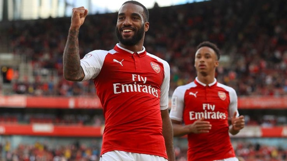 Các đội bóng Premier League mua gì trước ngày cuối chuyển nhượng mùa Hè 2017? - 1
Tổng phí Arsenal phải trả cho Lyon ở thương vụ Alexandre Lacazette có thể lên tới 53 triệu bảng (45,5 triệu phí chuyển nhượng chuyển thẳng, còn lại là phụ phí)