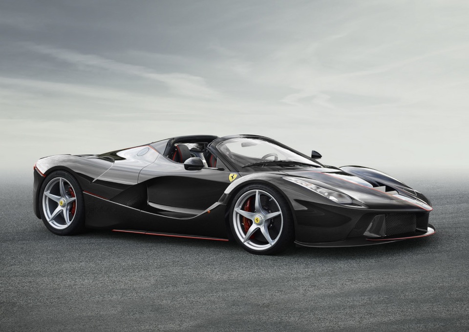 Có tiền, mua siêu xe cũng khó - 2
Siêu xe Ferrari LaFerrari Aperta