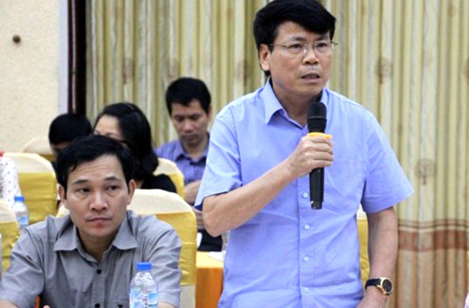 Nhà báo truy gay gắt vấn nạn phá rừng ở Nghệ An - 2
Ông Nguyễn Tiến Lâm - Phó Giám đốc Sở NN&PTNT trả lời báo chí tại Hội nghị giao ban báo chí ngày 4/10/2017.
