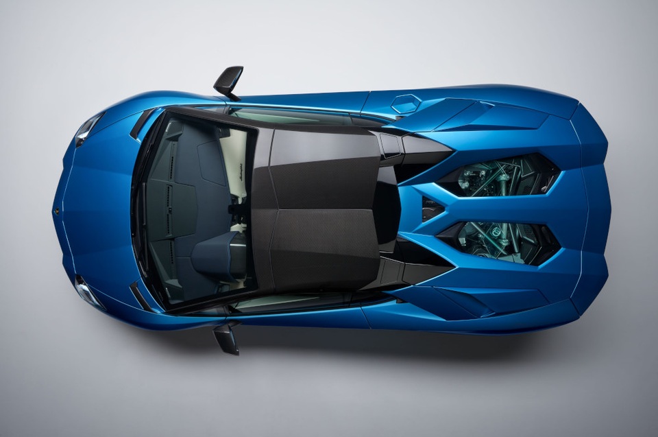 Lamborghini Hà Nội nhận đặt hàng Aventador S Roadster mới - 2 Lamborghini Hà Nội nhận đặt hàng Aventador S Roadster mới - 2