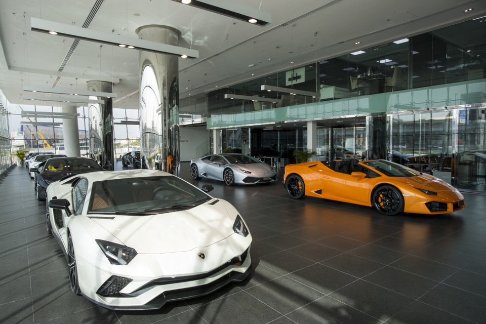 Lamborghini mở đại lý lớn nhất thế giới ở Dubai - 7 Lamborghini mở đại lý lớn nhất thế giới ở Dubai - 7