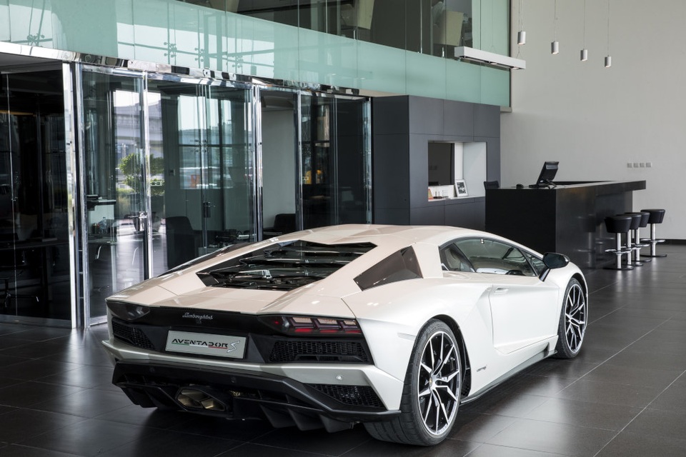 Lamborghini mở đại lý lớn nhất thế giới ở Dubai - 5 Lamborghini mở đại lý lớn nhất thế giới ở Dubai - 5
