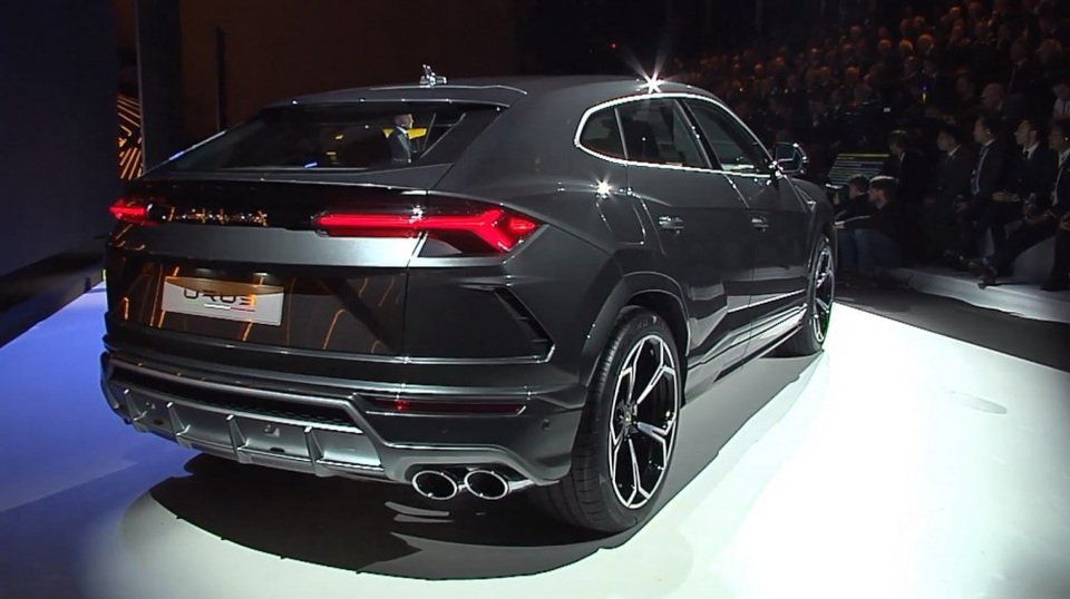 Lamborghini chính thức trở lại phân khúc SUV - 3 Lamborghini chính thức trở lại phân khúc SUV - 3