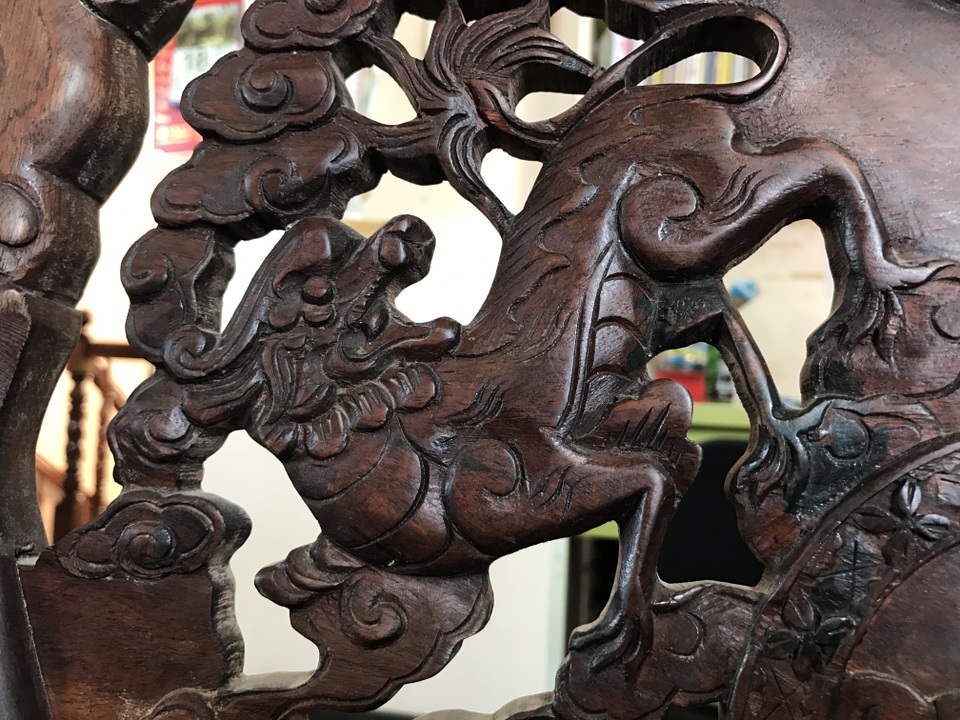 Ngắm hai bộ bàn ghế “long, lân, quy, phụng” giá gần 10 tỷ đồng - 7 Lân...