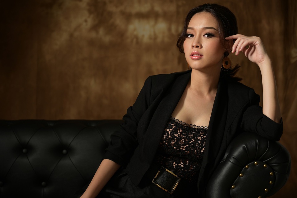 Top 10 Hoa hậu Việt Nam bị "chửi quá trời" vì vai diễn nhiều cảnh giường chiếu - 7