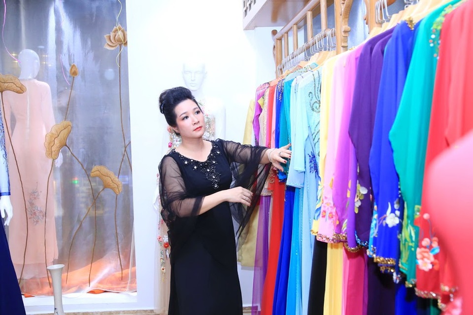 NSƯT Xuân Hinh vẫn bị đồn yêu Thanh Thanh Hiền dù đã về hưu - 4 NSƯT Xuân Hinh cũng thừa nhận, trong số các bạn diễn nữ thì NSƯT Thanh Thanh Hiền và NSND Hồng Vân là hai bạn diễn nữ ăn ý với anh nhất. Trong mắt NSƯT Xuân Hinh, Thanh Thanh Hiền là một nghệ sĩ có tài năng, rất nghiêm túc khi làm nghề và rất đáng yêu.