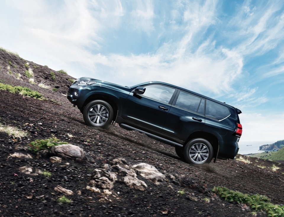 Land Cruiser Prado 2018 trình làng với diện mạo hoàn toàn mới - 11 Land Cruiser Prado 2018 trình làng với diện mạo hoàn toàn mới - 11